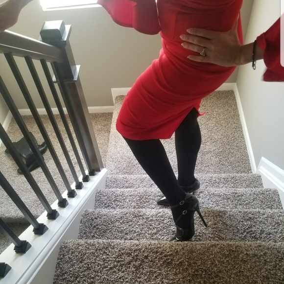 Dress - Picture 6 of 7